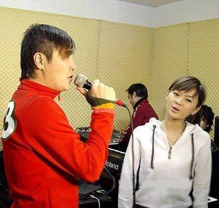 曝涉毒女主播王婧曾当孙楠小三 惹怒买红妹