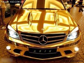 2男成都持刀抢土豪金汽车天网寻踪车身扎眼被抓获