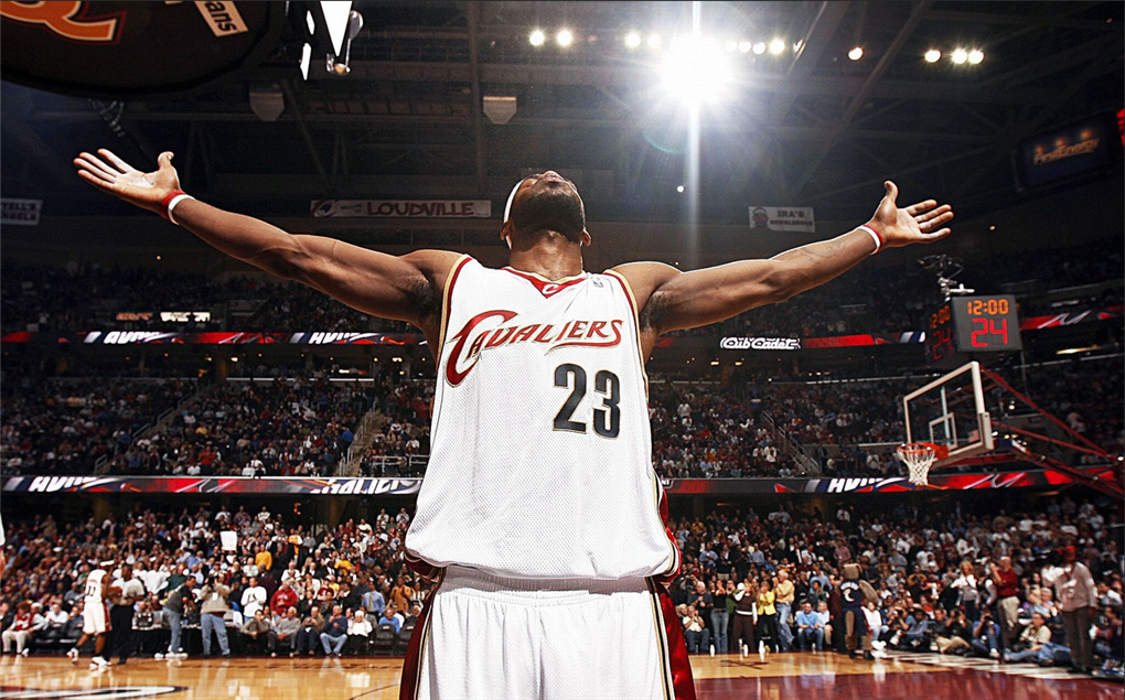 king james 他是自高中时就已经登基,是03届球员中的the chosen one