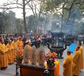 南京清凉寺举行迎新年放生活动