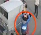 兩女脫衣互毆10分鐘