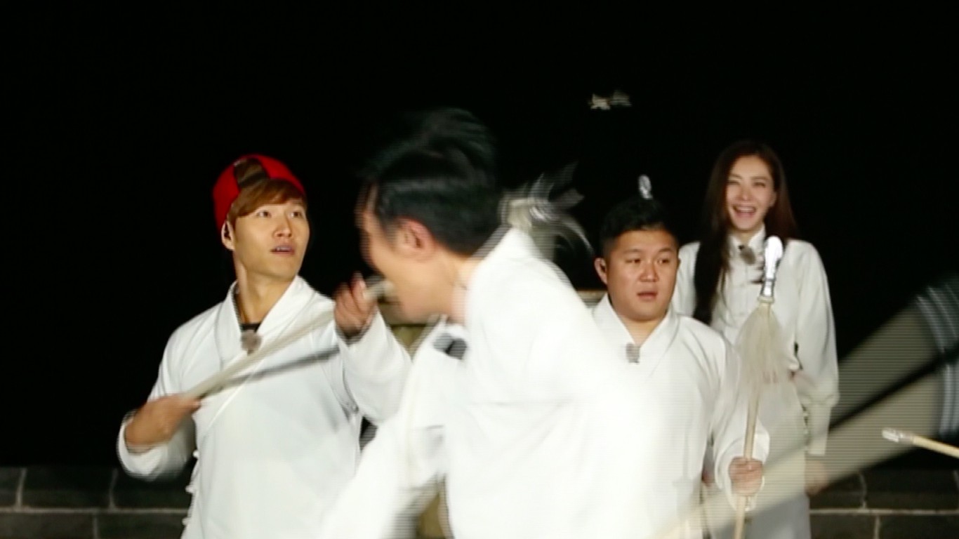 《叮咯》金钟国上课玩蛾子被导师抓包