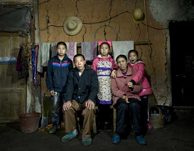 新浪两会策划·最后的贫困:小小孤儿泪