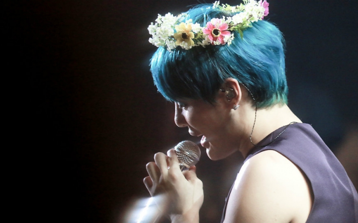 韩男团JYJ金俊秀新专辑《FLOWER》人气旺