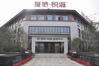 武汉复地悦城墙壁一戳一个孔