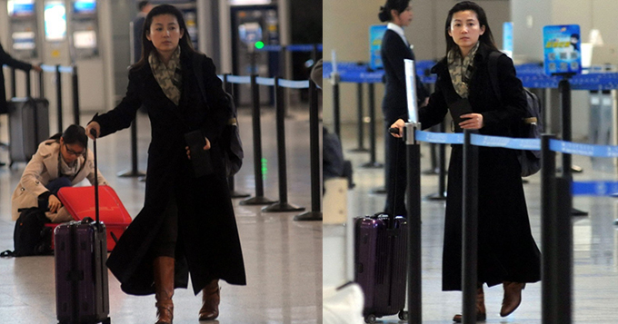 王小丫现身机场 素面朝天无人识