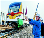 武漢地鐵3號線首列車抵漢