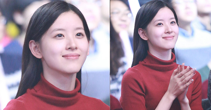 奶茶妹素颜显清纯 打电话似传情