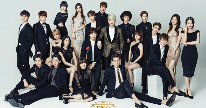 FNC家族演唱会海报曝光 黑色主打金色亮眼