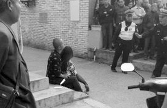 男子疑老婆出轨劫持19岁女孩 事前喝8瓶酒壮胆