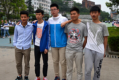 达州女子深夜走向河中欲轻生 5名中学生两度下水救人