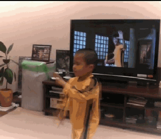 日本5岁功夫小子模仿李小龙 惟妙惟肖