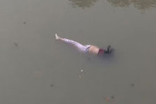 成都龙泉驿区东风渠打捞起男尸 警方正对这起事件进一步调查