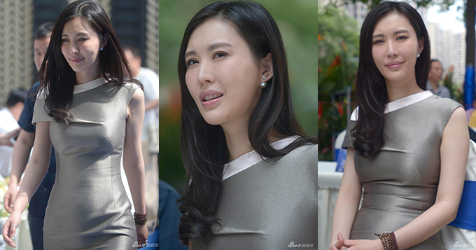 田朴珺公益活动献爱心 紧身衣秀丰满身材