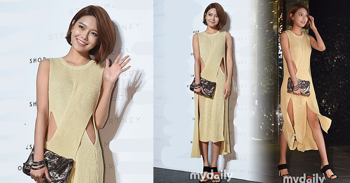 组图：好腿好腰！少时秀英剪短发 长裙难掩蜂腰