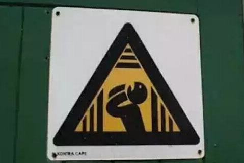 那些看着让人崩溃的交通标志 你见过吗？