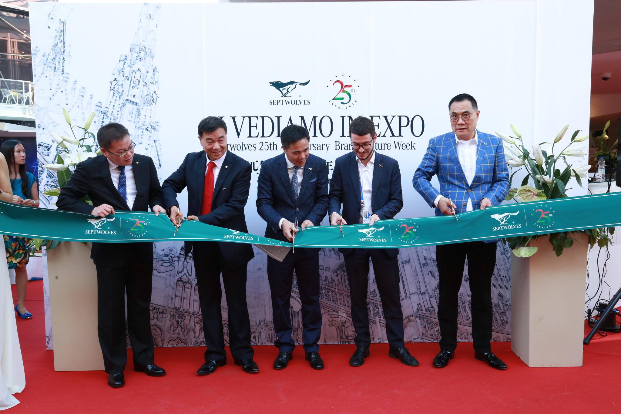 中国男装亮相米兰世博会 见证中国时尚的力量 _新浪闽南_新浪网