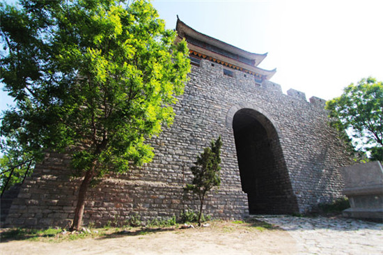雄伟壮观的锦阳关全景