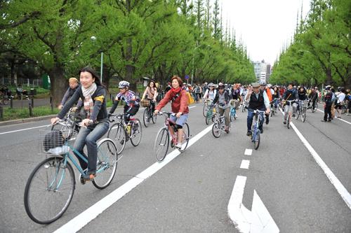 新华侨报：东京奥运会要在自行车道上狂奔。