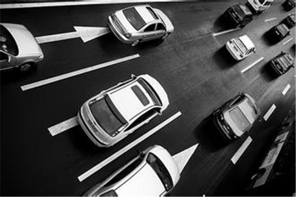 2015年车市增长预期下调至3% 销量增幅仅1.43%