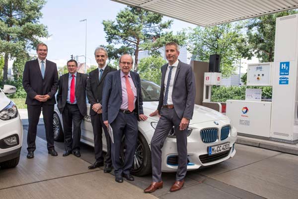 宝马推动全球首个公共加氢站投入使用