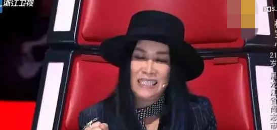 却又变成了直发