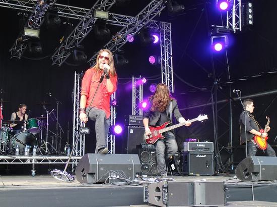 ���ȼ١������������ Ӣ���˶��������������ֽ�