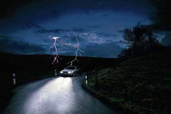 开车遇雷雨怎么避开隐患 需远离漩涡地带