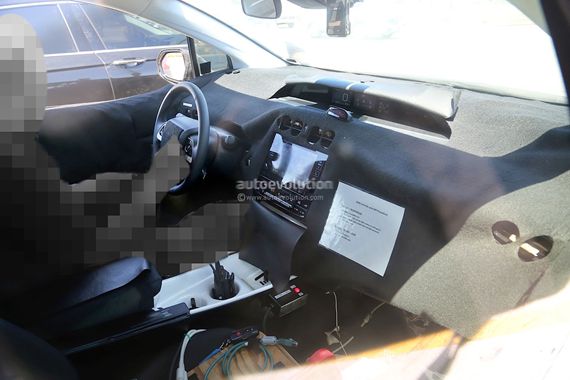 新一代丰田普锐斯内饰谍照 或年底投产