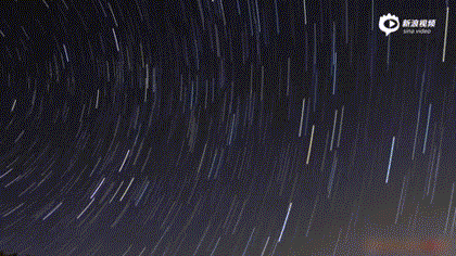 延时拍摄世界各地英仙座流星雨之夜