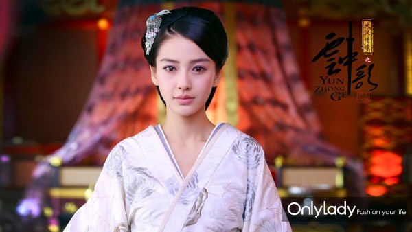 云中歌接档花千骨 Baby赵丽颖隔空PK妆容颜值