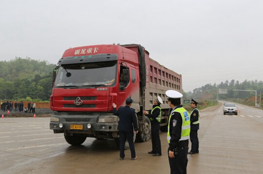 四川治超限每半年排名 排名后三的市州将被约谈