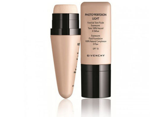 Givenchy 感光皙颜粉底液