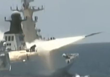 现场-东海舰队大规模实弹对抗 多型导弹齐射