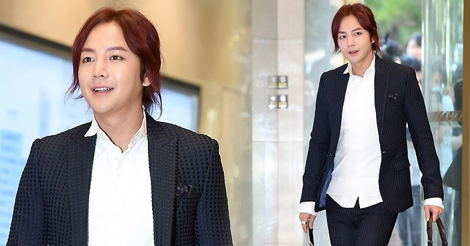 组图：张根硕风波后再亮相 发福明显变月饼脸