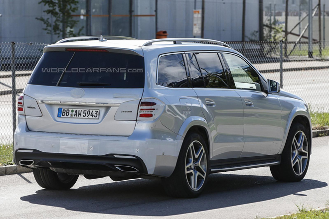 2016-Mercedes-Benz-GLS--spied-4