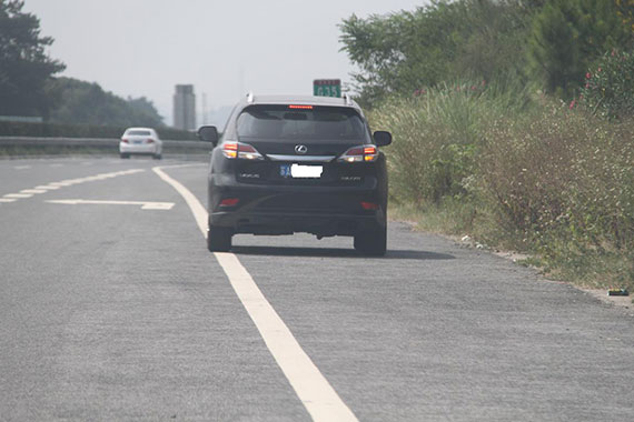 公安部：严管严查严处占用应急车道行为