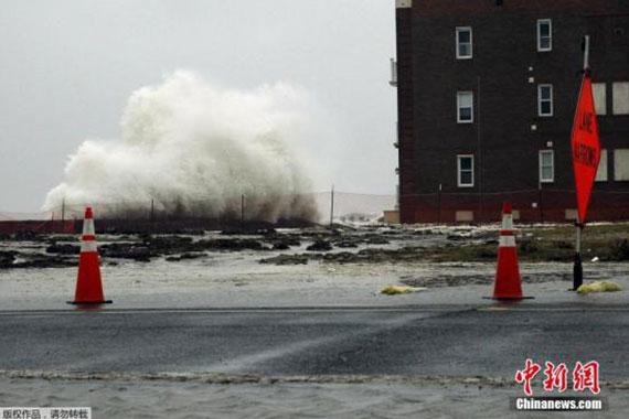 美国灯塔号货轮沉没 33名船员生还渺茫