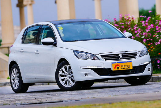 13万起买带全景天窗的轿车让路人羡慕吧！