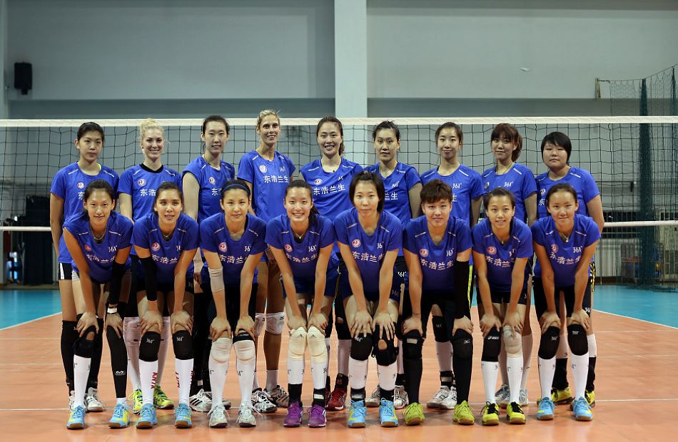 上海女排备战联赛