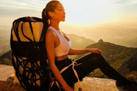 同济校花置身麦田神情陶醉