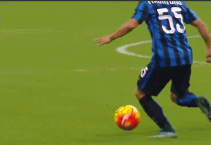 皮亚尼奇手球被罚下