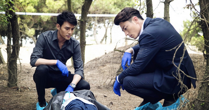 王凯《他来了》干练刑警上演都市型男风