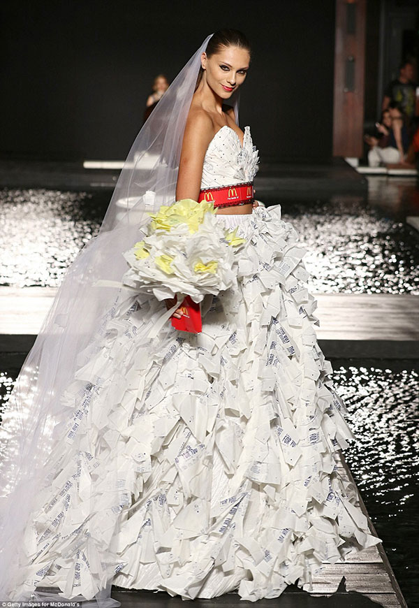 当麦当劳遇到T台