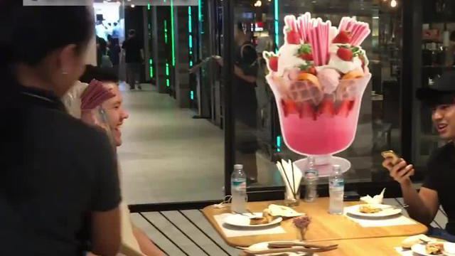 曼谷有一家冰激凌店 巨型冰淇淋圣代全球最大？这家店在哪？
