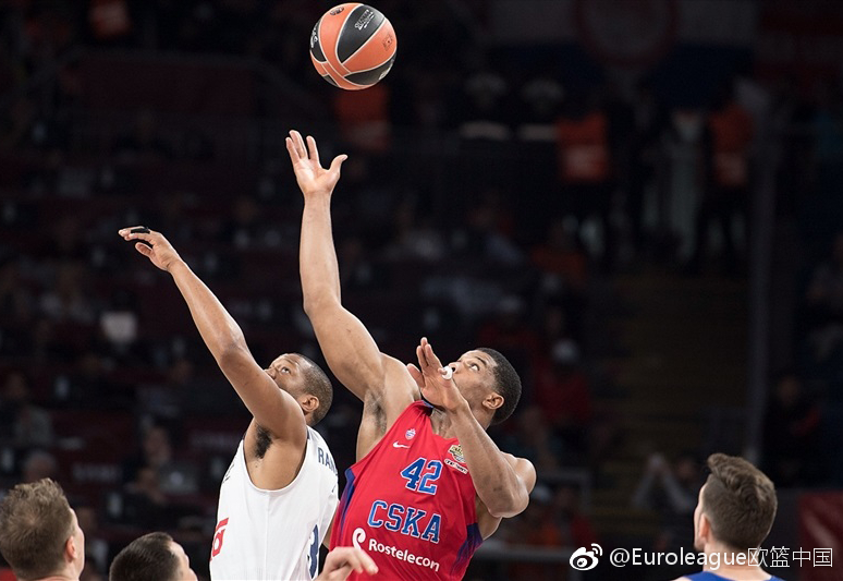 终场哨响，中央陆军球员们围成一圈，拳头紧握，忘情怒吼，他们将失利的沮丧化作动力，用一场大胜证明了豪门的底蕴。