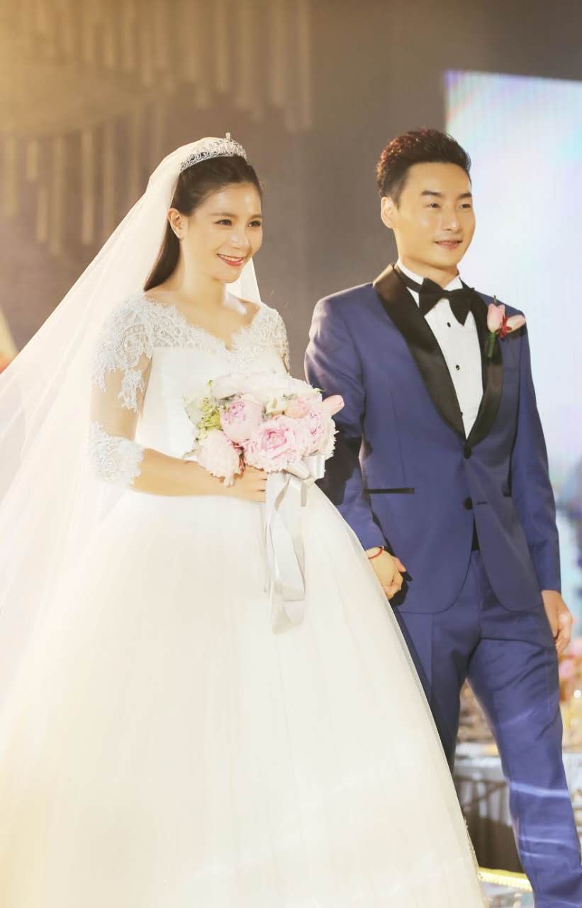 何姿秦凯大婚新浪泪洒现场