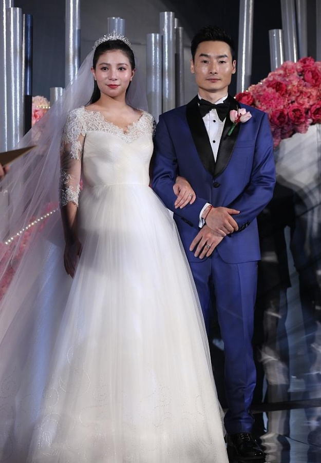 奥运冠军何姿秦凯西安举行婚礼