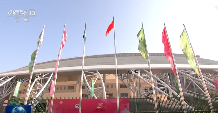 习近平会见李家超
