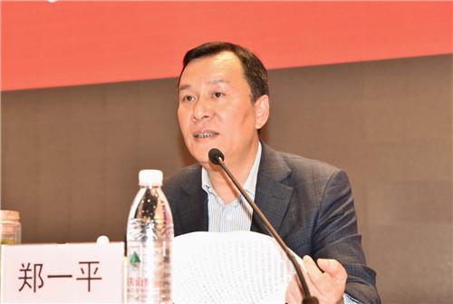 宁波市政府副秘书长、宁波市综合行政执法局局长郑一平在宁波市城市管理综合执法工作会议上致辞。李佳赟